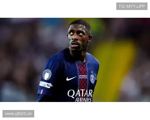 刚刷到奥斯曼·登贝莱试外套，价格竟然比我年薪高出好几倍，售货员淡定得不像人